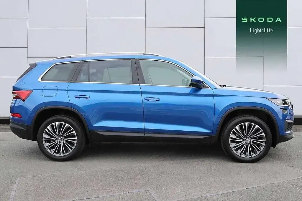 Used Skoda Kodiaq SE L Executive 150 HP (110 kW) 2023 Race blue metallic SUV