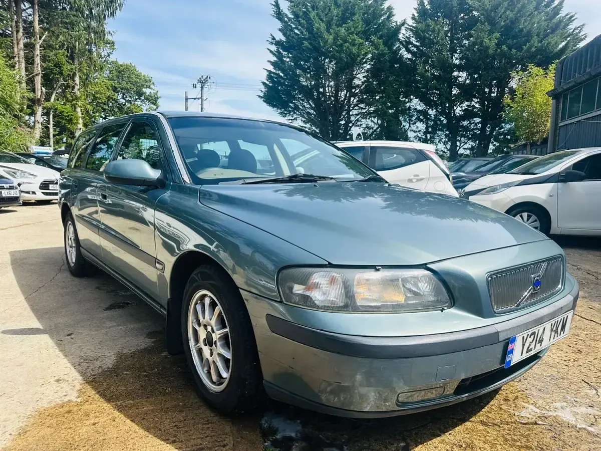 Used Volvo V70 200 HP (147 kW) 2001 Green Estate