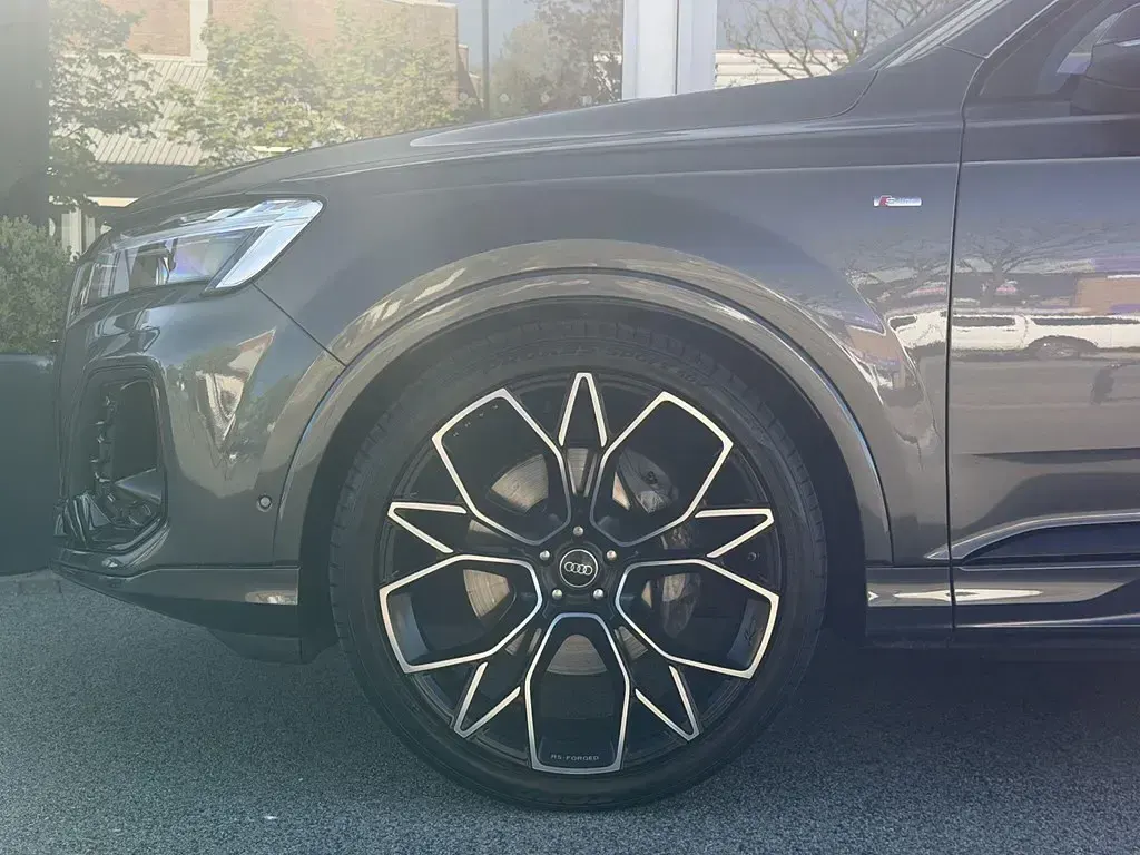 Begagnad Audi Q7 Black Edition 286 HK (210 kW) 2025 Grå SUV