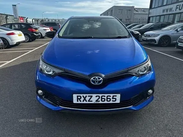 Used Toyota Auris Hybrid Design 136 HP (100 kW) 2018 Blue/black Hatchback