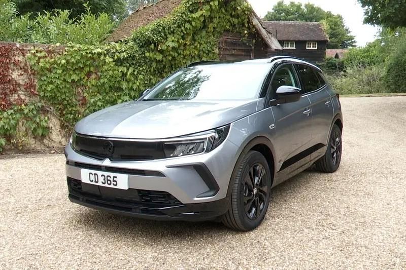 Used Vauxhall Grandland X Ultimate 130 HP (95 kW) 2022 White SUV