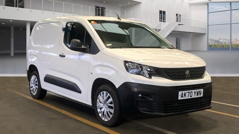 Bianco white Used 2021 Peugeot Partner MPV | £8,475 (Good price) - Image 1/4