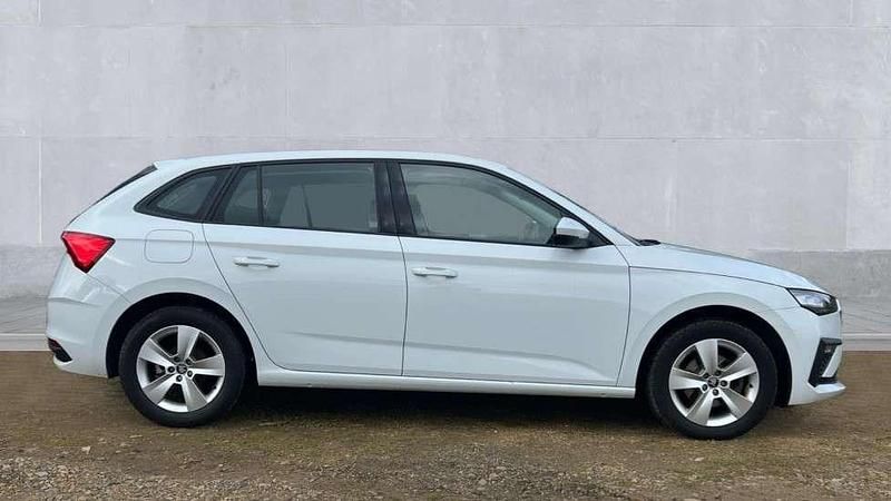 Used Skoda Scala SE 116 HP (85 kW) 2025 White Hatchback