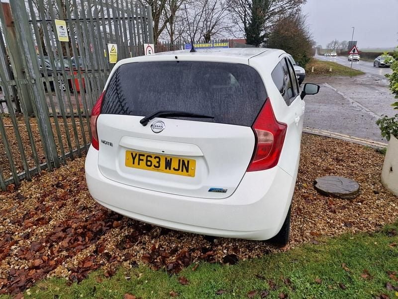 Used Nissan Note Tekna 90 HP (66 kW) 2013 White MPV