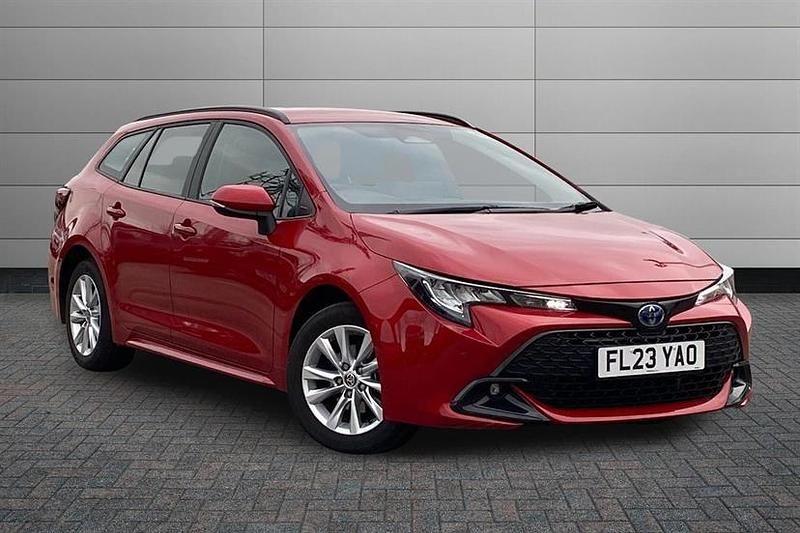 Used Toyota Corolla Sport 140 HP (102 kW) 2023 Red Estate