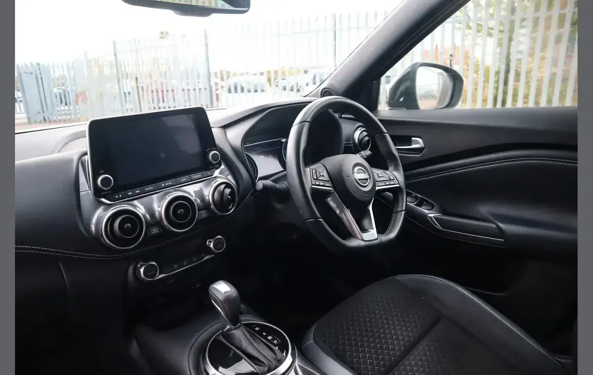 Used Nissan Juke N-Connecta 143 HP (105 kW) 2023 Black SUV