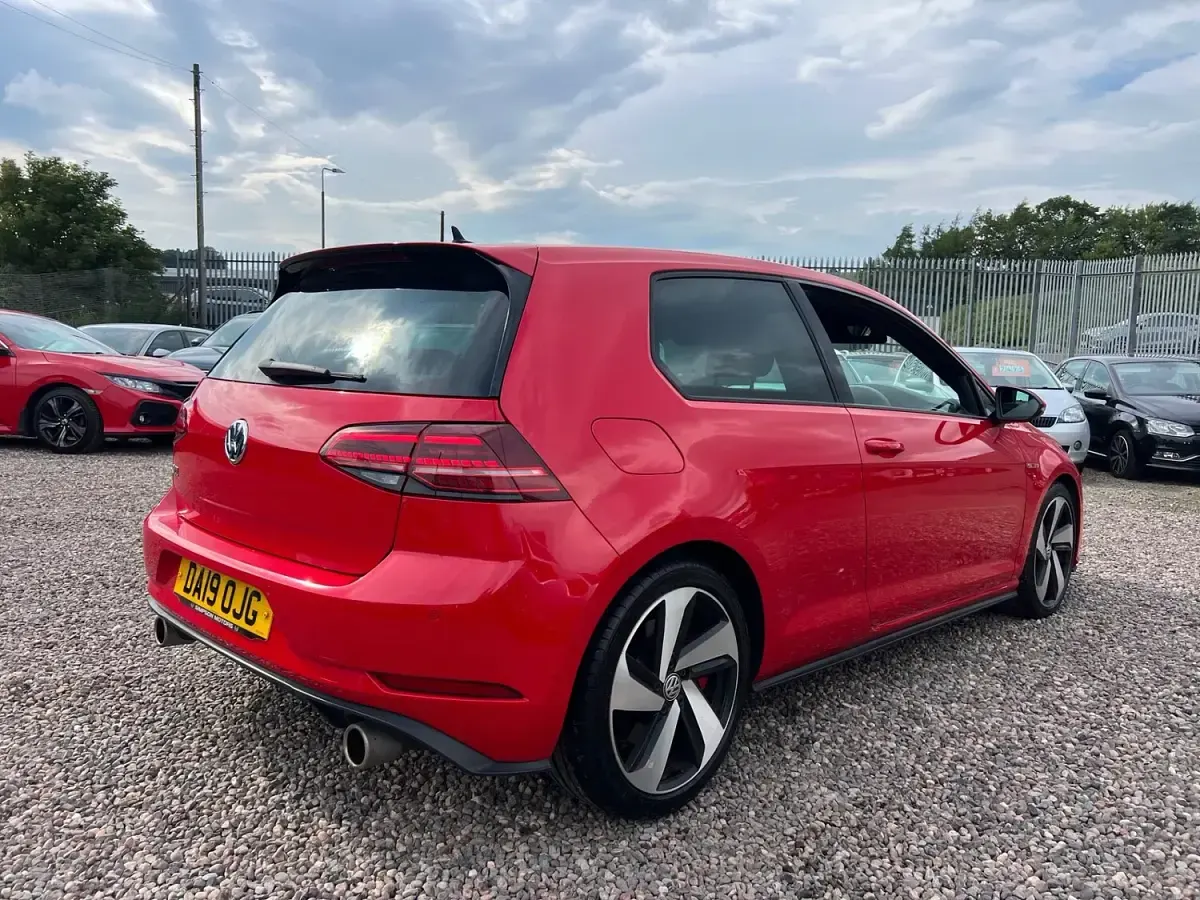 Used VW Golf VII GTI 245 HP (180 kW) 2019 Red Hatchback