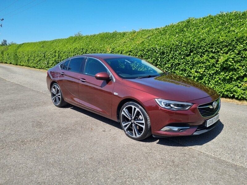 Red Used 2017 Vauxhall Insignia Elite Hatchback | £6,000 (Good price) - Image 1/4