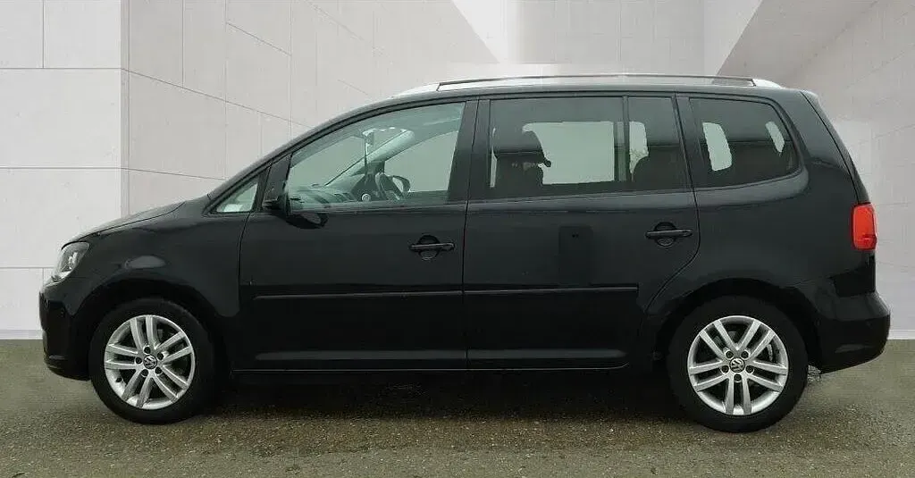 Used VW Touran SE 105 HP (77 kW) 2011 Black MPV