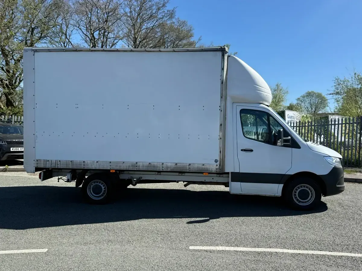 Begagnad Mercedes Sprinter Progressive 2022 Vit Van