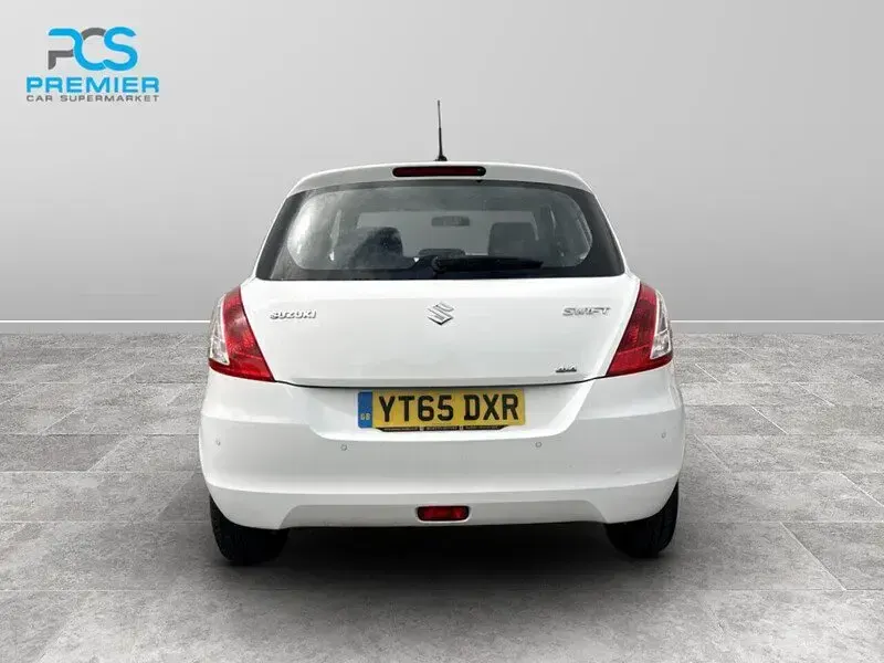 Used Suzuki Swift SZ3 94 HP (69 kW) 2015 White Hatchback