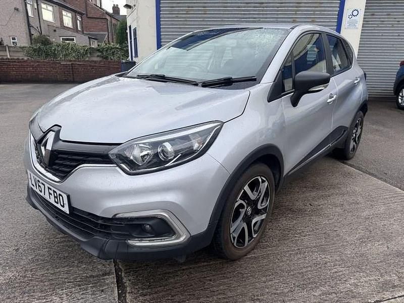 Used Renault Captur Dynamique 90 HP (66 kW) 2017 Silver SUV