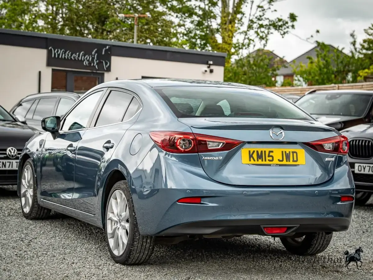 Begagnad Mazda 3 Inclusive 2015 Blå Sedan