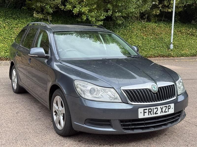 Used Skoda Octavia SE 105 HP (77 kW) 2012 Grey Estate