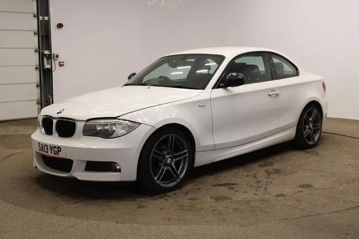 Used BMW 118 Coupé Sport Line 143 HP (105 kW) 2013 White Coupe