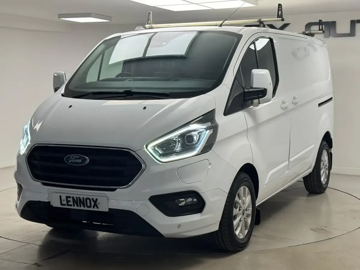 Used Ford Transit Custom Limited 126 HP (92 kW) 2022 White Van