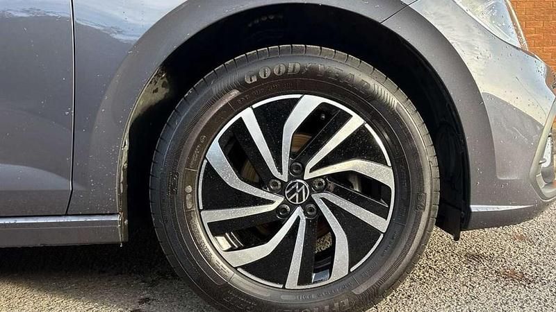 Used VW Polo Life 95 HP (69 kW) 2024 Grey Hatchback