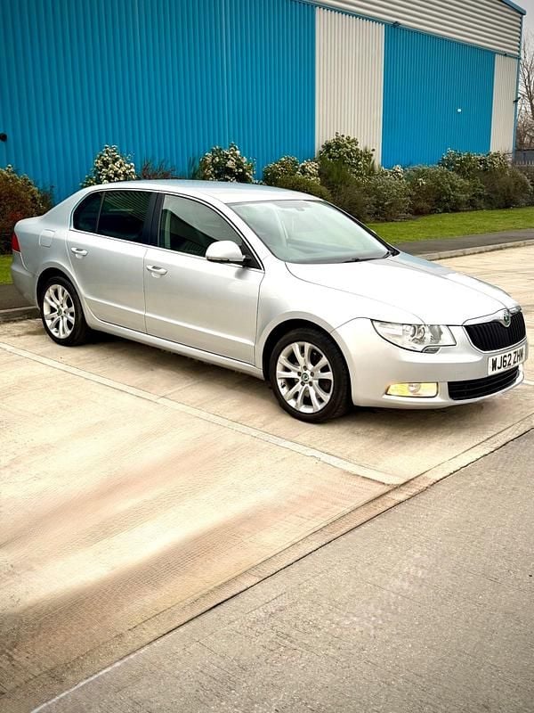 Silver Used 2012 Skoda Superb SE Hatchback | £2,795 (Fair price) - Image 1/4