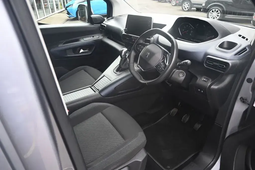 Used Peugeot Rifter Allure 100 HP (73 kW) 2020 Grey MPV