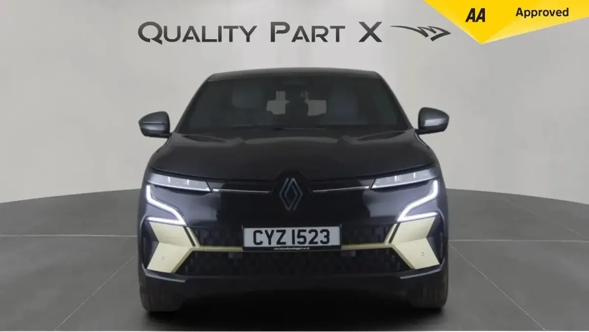 Used Renault Megane E-Tech Iconic 160 kW (218 HP) 2023 Black/grey Hatchback
