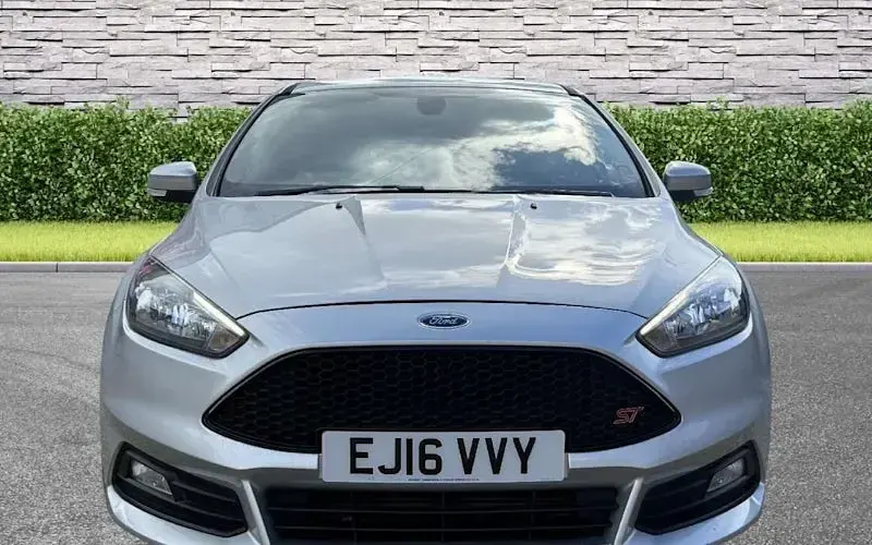 Używany Ford Focus ST 250 KM (183 kW) 2016 Srebrny Hatchback