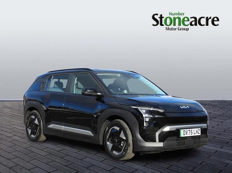Black New 2025 Kia EV3 Air SUV | £29,995 (Good price) - Image 1/4