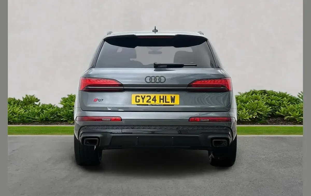 Used Audi Q7 Black Edition 334 HP (245 kW) 2024 Grey SUV