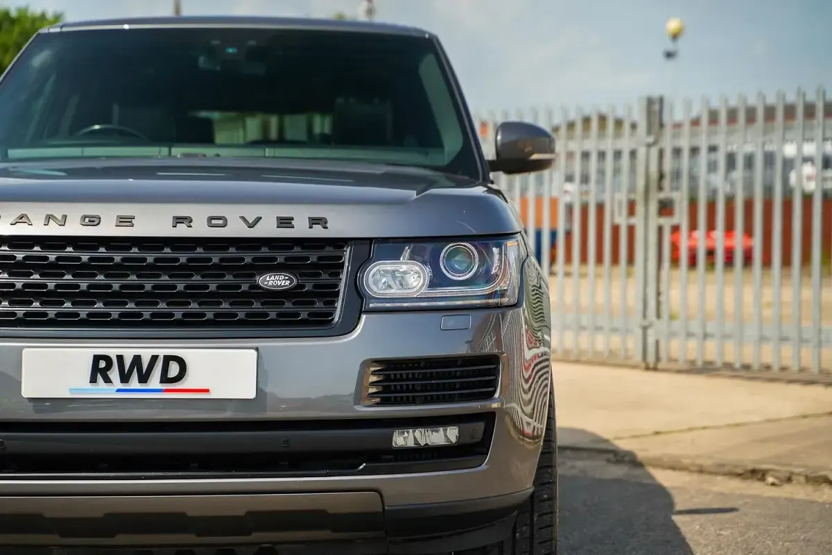 Used Land Rover Range Rover Vogue SE 339 HP (249 kW) 2017 Grey SUV