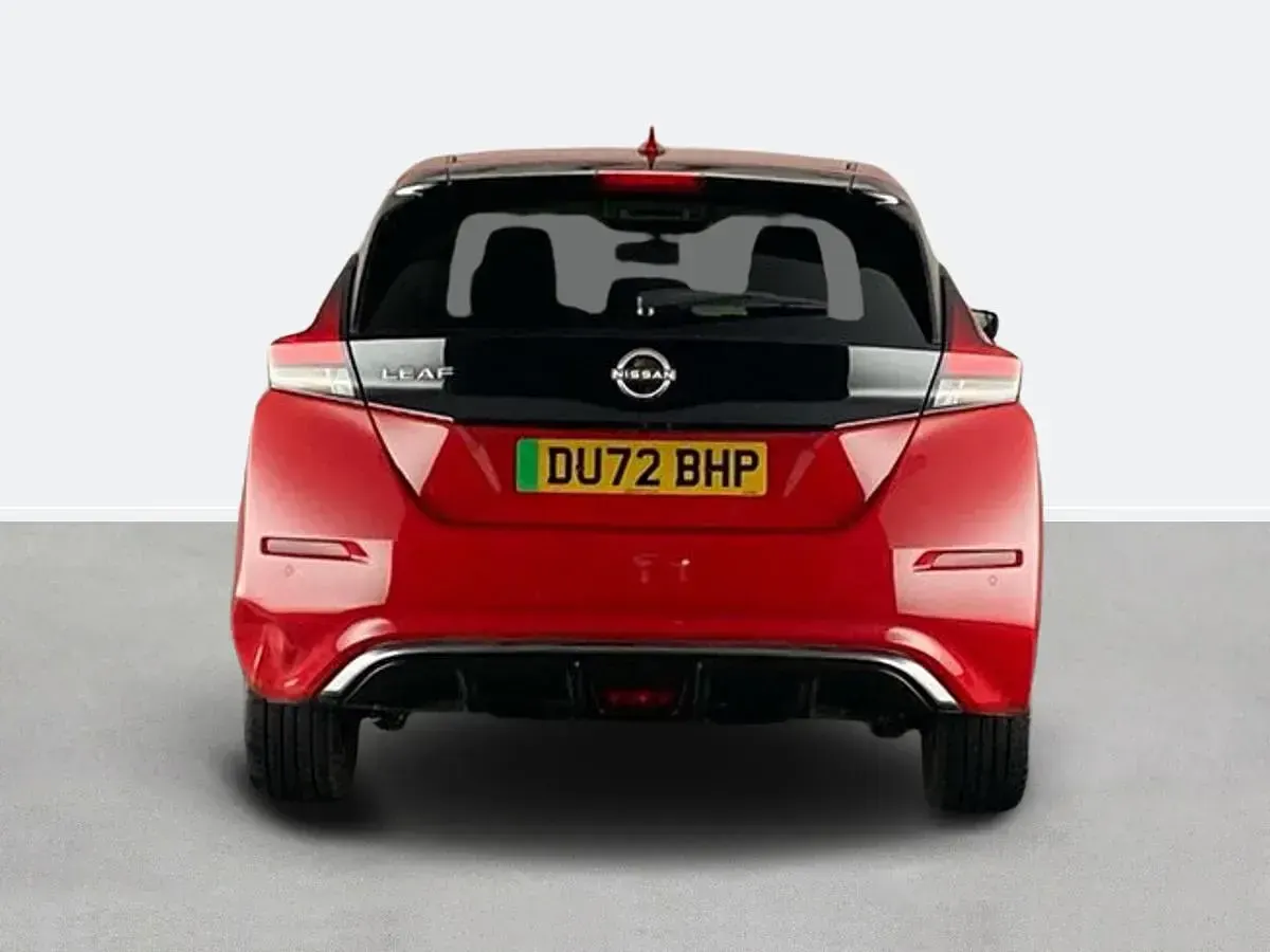 Used Nissan Leaf N-Connecta 110 kW (150 HP) 2022 Red Hatchback