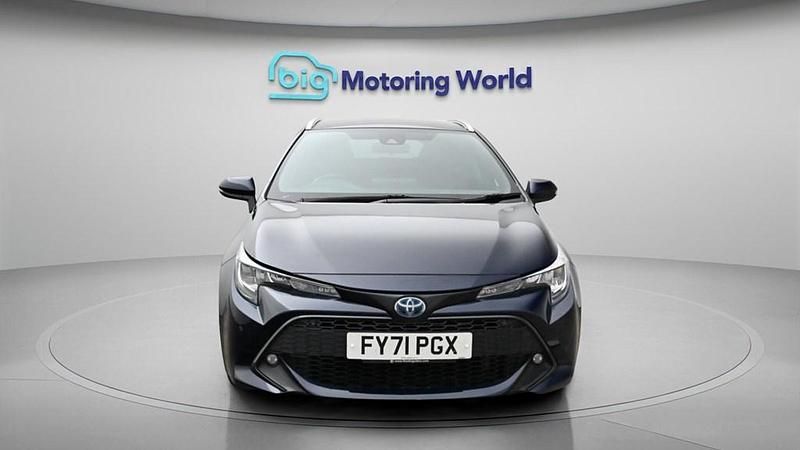 Used Toyota Corolla 122 HP (89 kW) 2021 Blue Estate