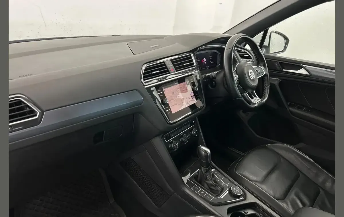 Używany VW Tiguan R-line 150 KM (110 kW) 2020 Biały SUV