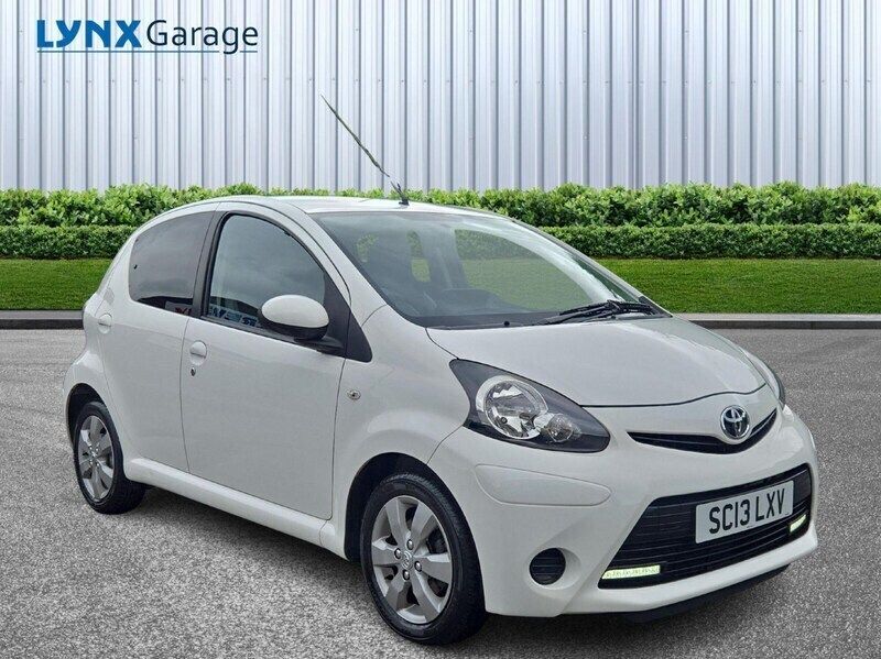 White Used 2013 Toyota Aygo Style Hatchback | £4,995 (Fair price) - Image 1/4