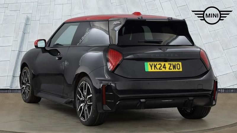 Used Mini Cooper Hatch 133 kW (181 HP) 2024 Black Hatchback