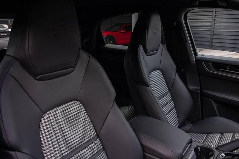 Used Porsche Cayenne 2025 Black SUV
