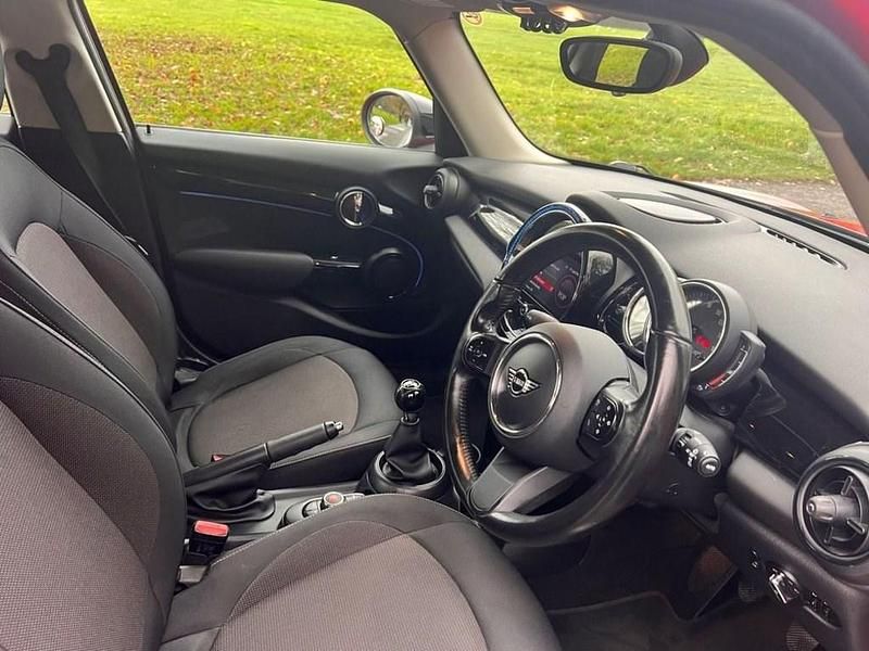 Used Mini Cooper Classic 136 HP (100 kW) 2021 Red Hatchback