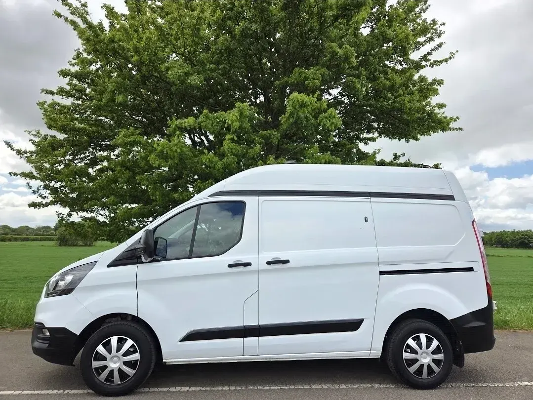 Used Ford Transit Custom 105 HP (77 kW) 2020 White Van