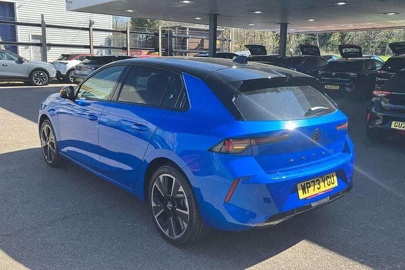 Blue Used 2024 Vauxhall Astra Ultimate Hatchback | £19,835 (Good price) - Image 1/2