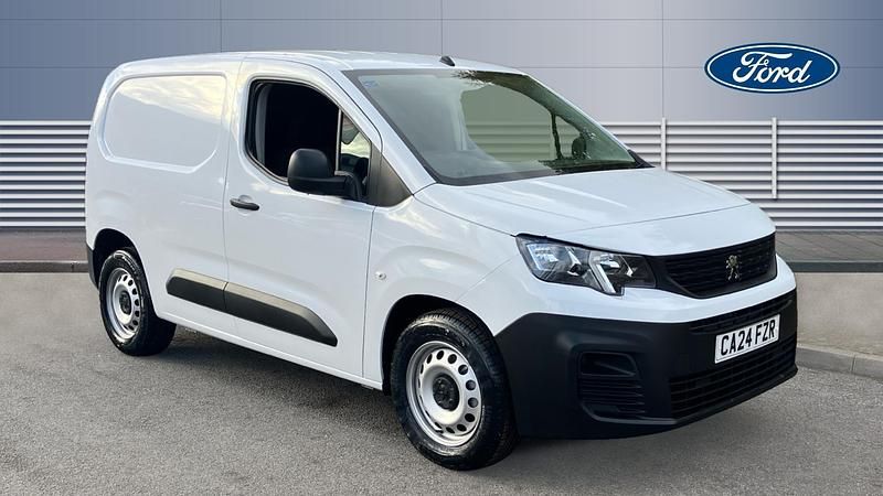 Used 2024 Peugeot E-Partner Premium MPV | £11,500 - Image 1/3