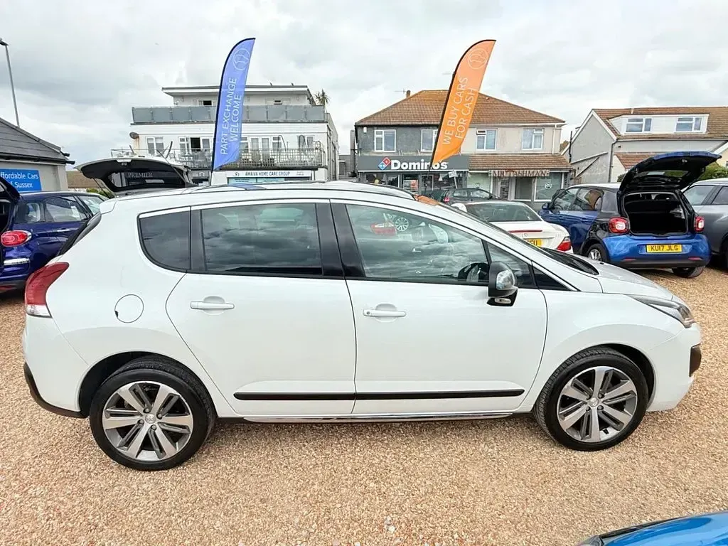Used Peugeot 3008 Allure 120 HP (88 kW) 2016 White SUV
