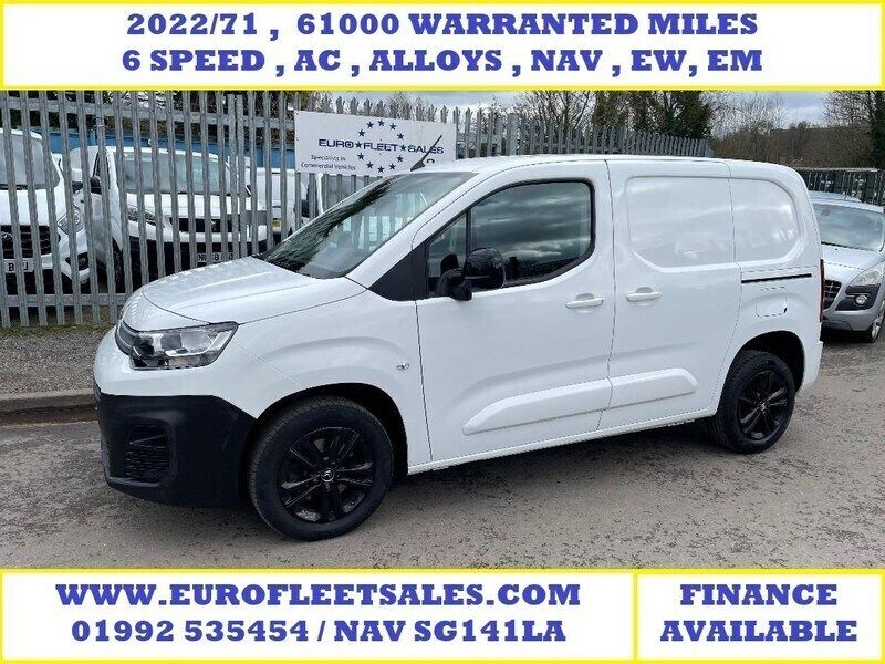 White Used 2022 Citroën Berlingo MPV | £9,750 (Good price) - Image 1/4