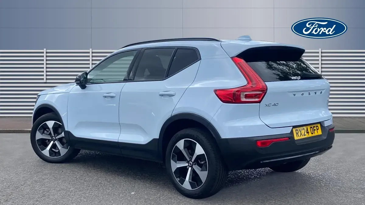 Used Volvo XC40 Plus 197 HP (144 kW) 2024 Blue SUV