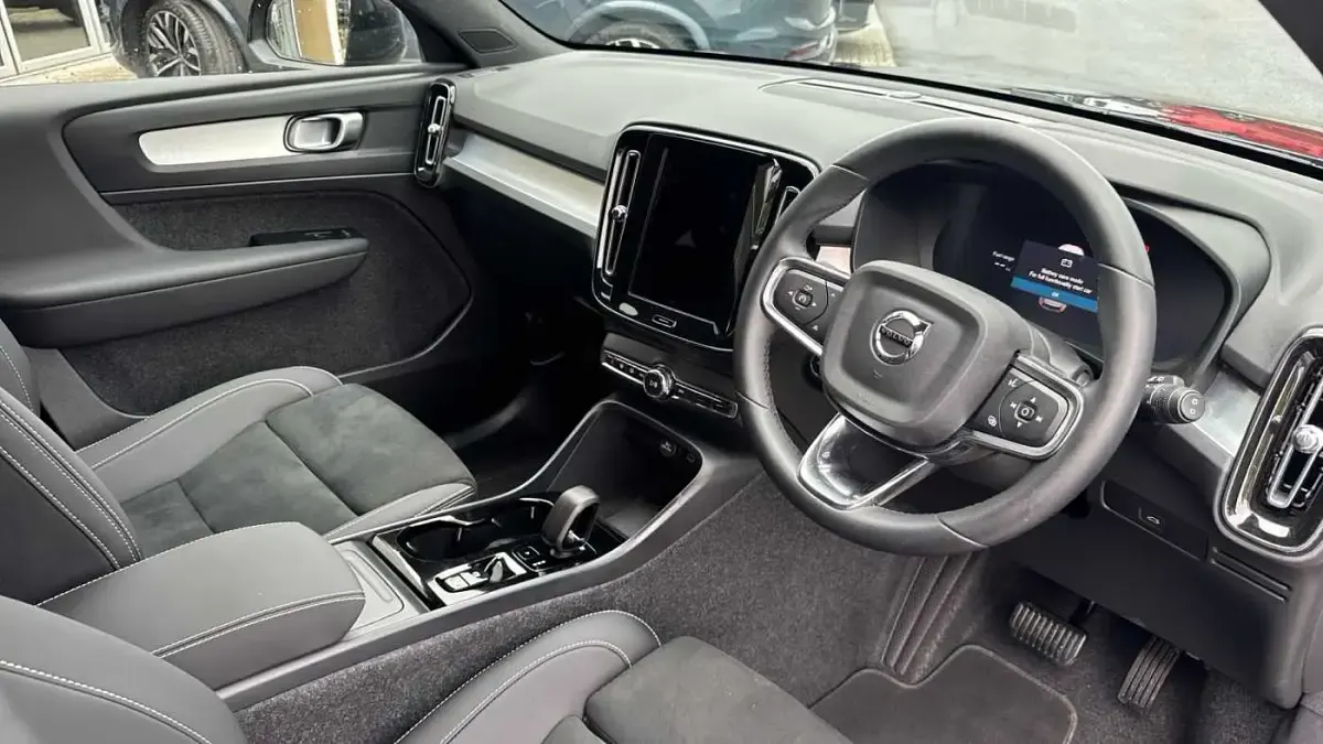 Used Volvo XC40 Plus 194 HP (142 kW) 2026 SUV