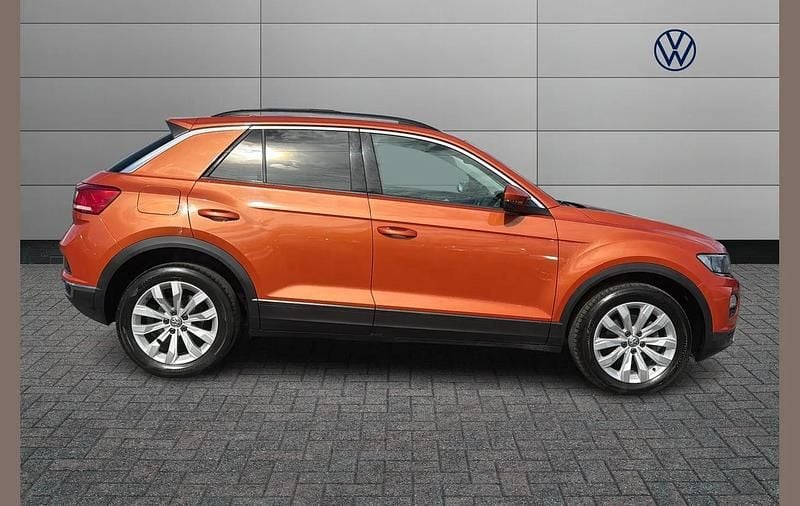 Used VW T-Roc SE 150 HP (110 kW) 2021 Orange SUV