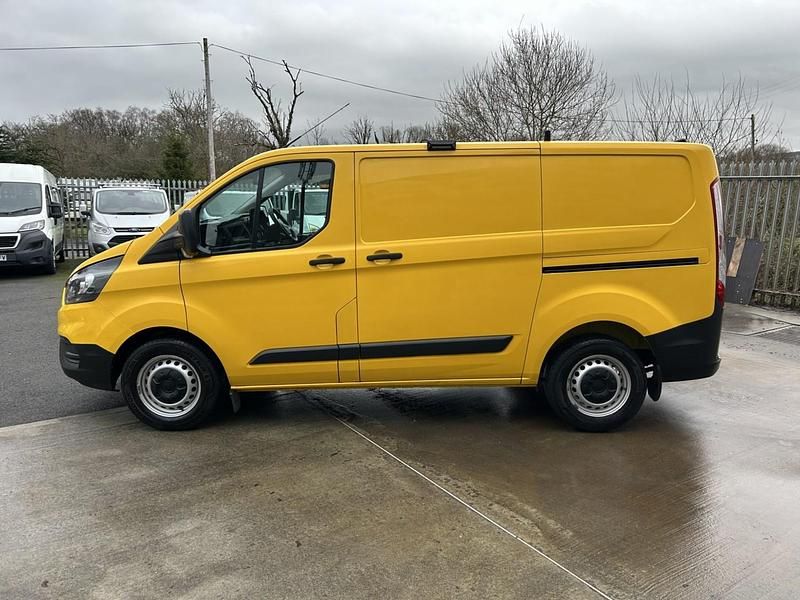 Used Ford Transit Custom 130 HP (95 kW) 2022 Yellow Van