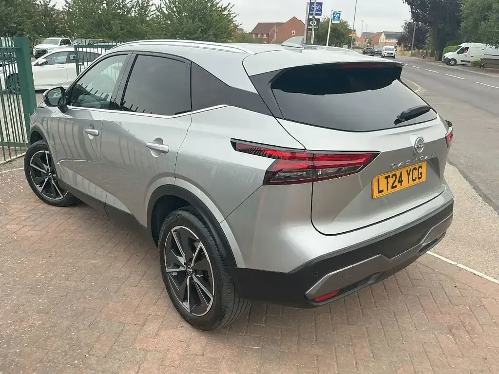 Used Nissan Qashqai Tekna 158 HP (116 kW) 2024 Silver SUV