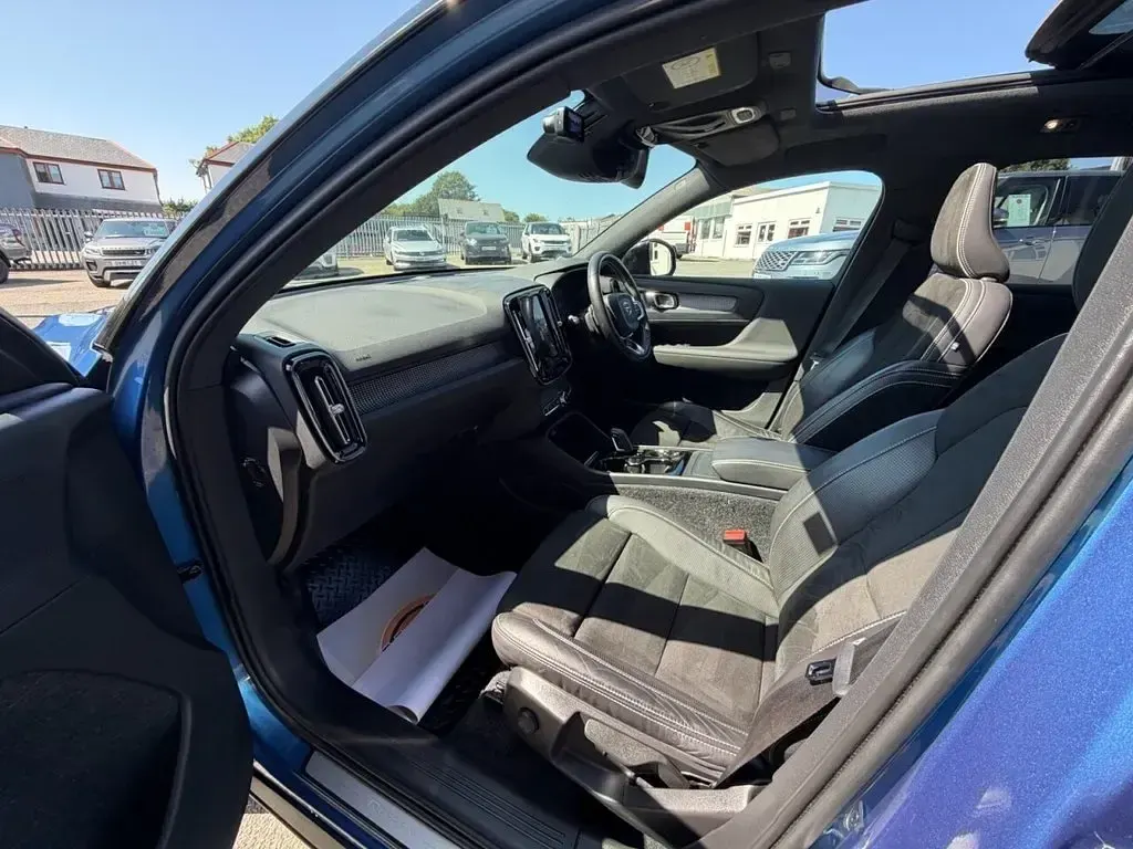 Used Volvo XC40 R-Design 190 HP (139 kW) 2020 Blue SUV