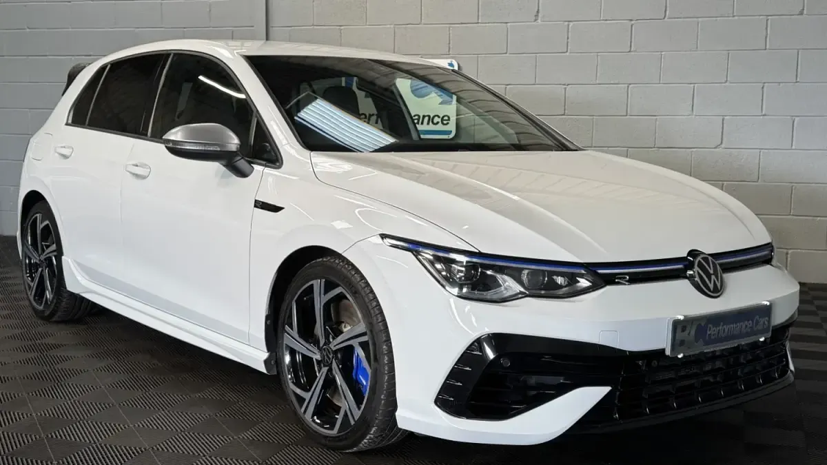 Second-hand VW Golf VIII R 2022 Alb Hatchback