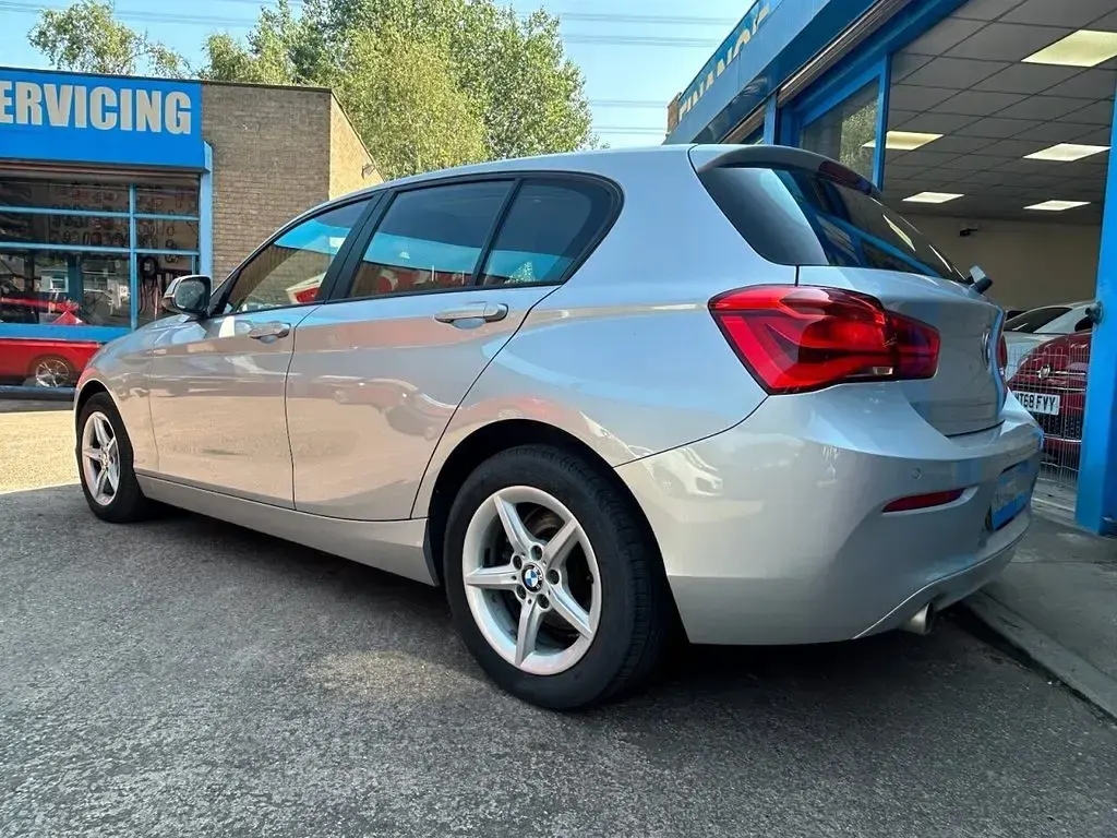 Used BMW 116 116 HP (85 kW) 2017 Silver Hatchback