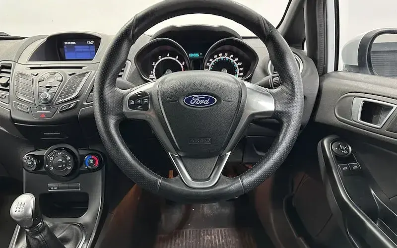 Used Ford Fiesta ST-Line 101 HP (74 kW) 2017 White Hatchback