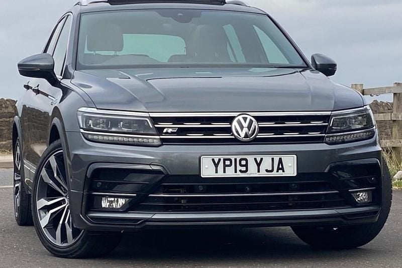 Used VW Tiguan R-line 150 HP (110 kW) 2019 Indium grey SUV